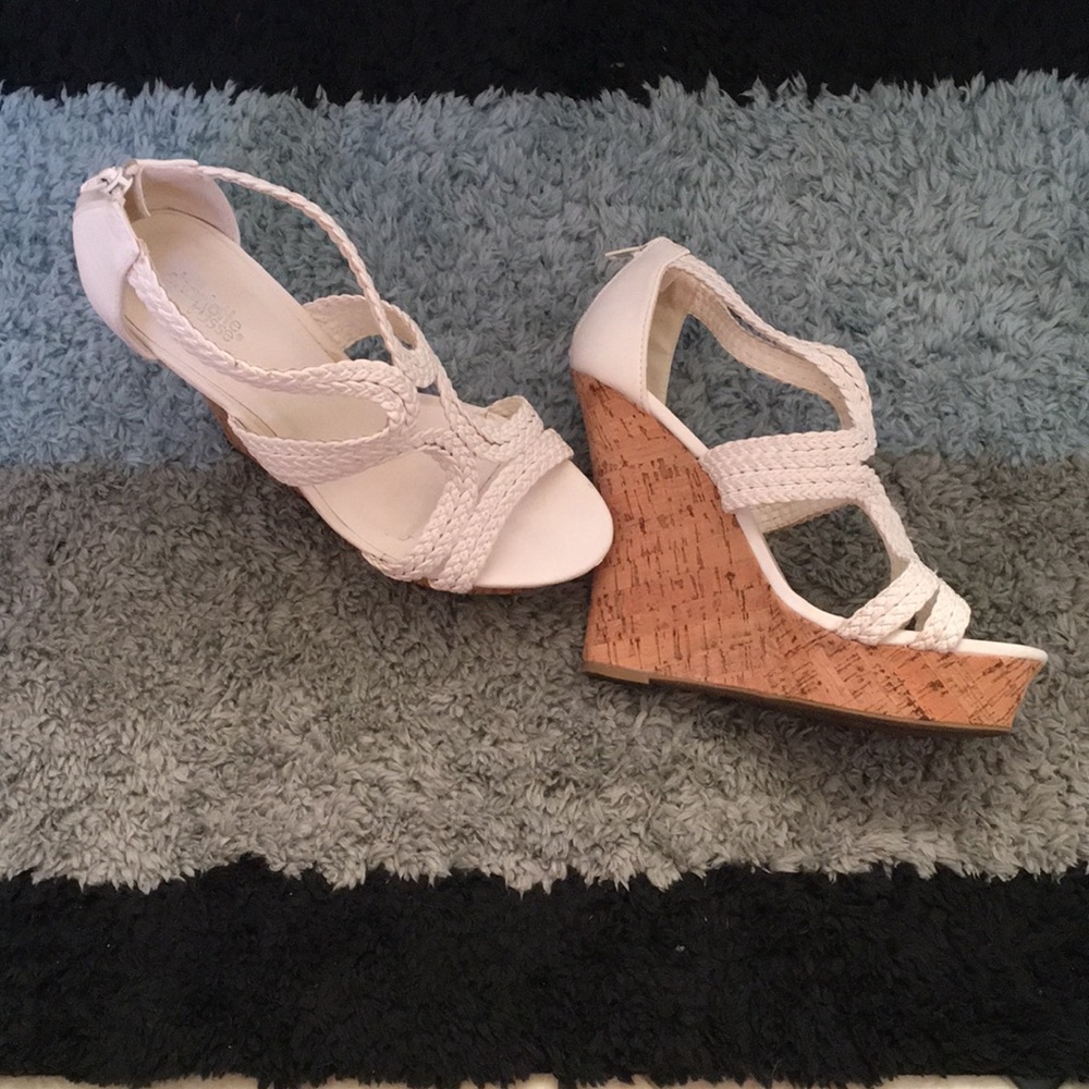 White wedges